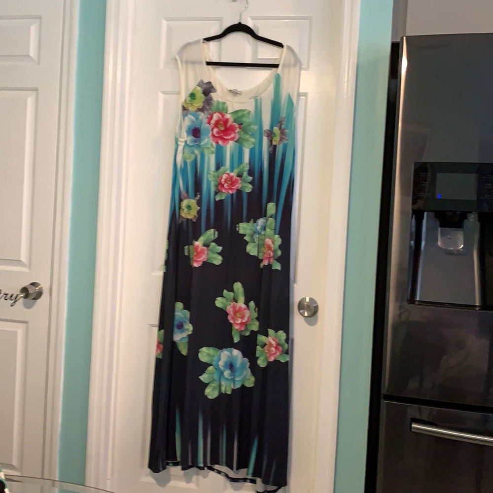 Short sleeved maxi dress